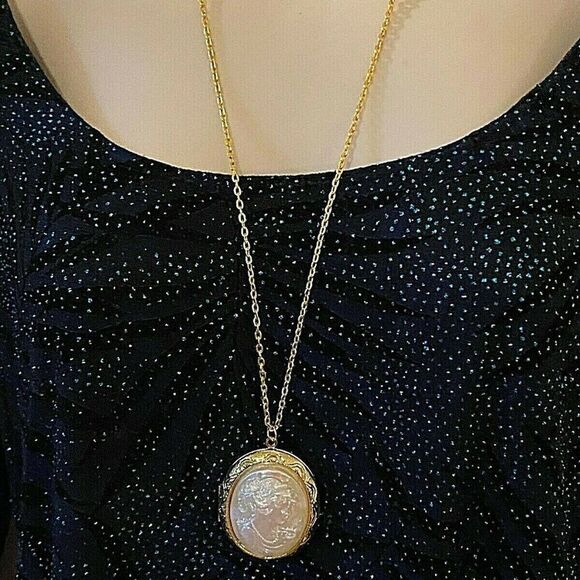 COPY - Pearl Victorian Lady Cameo Gold Locket Necklace - Picture 4 of 7